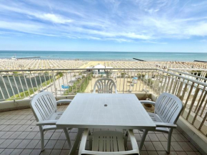 Villa Emy Fronte Mare-Carraro Immobiliare Jesolo-Family Apartments Lido Di Jesolo